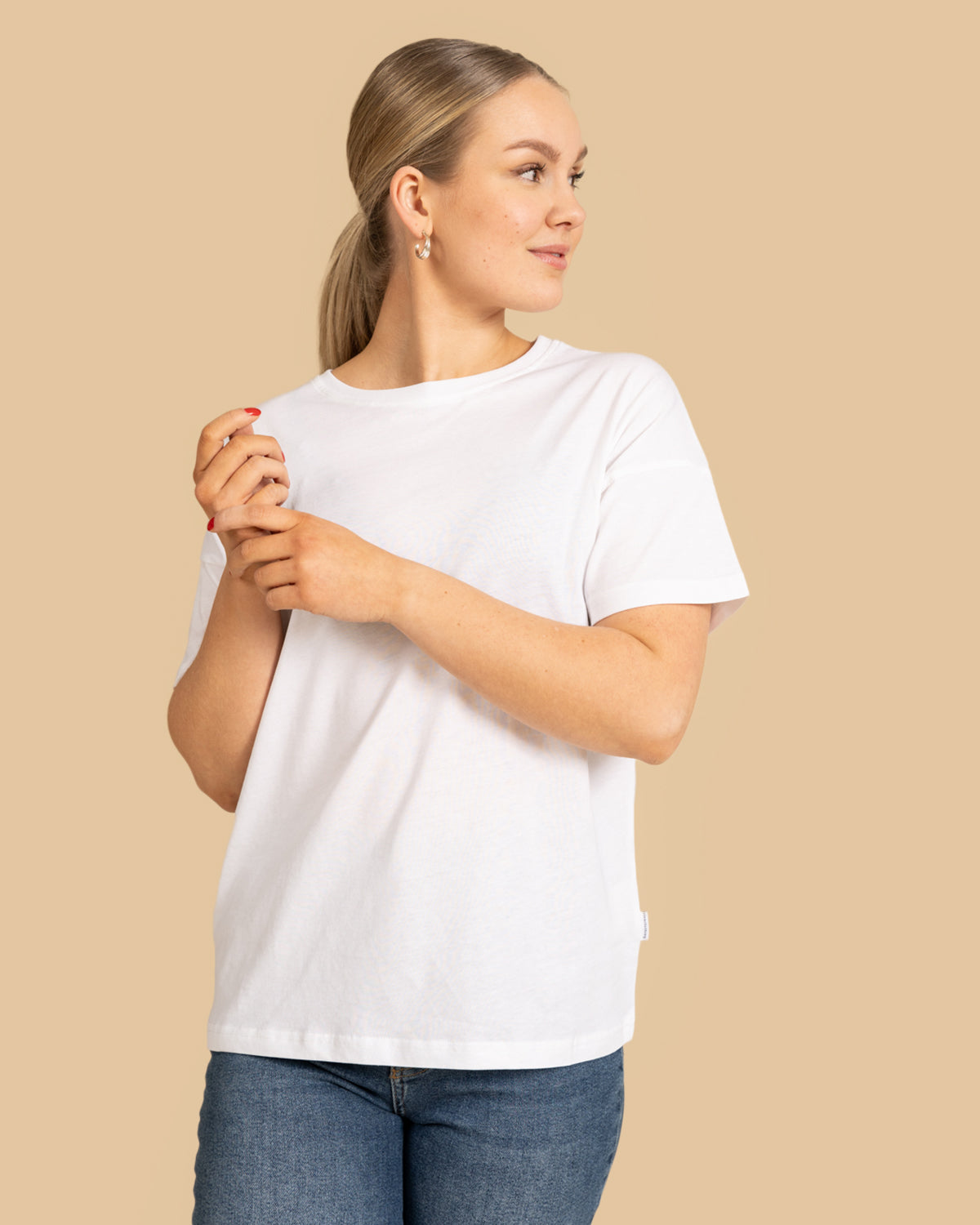 Valkoinen Toive t-paita RIVA Clothing.